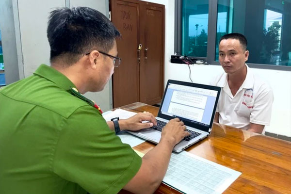 Bắt bị can bị truy nã lừa bán 'đá thiên thạch', chiếm đoạt 400 triệu đồng