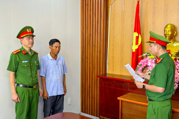 Khởi tố giám đốc doanh nghiệp chôn lấp trái phép hơn 130 tấn chất thải