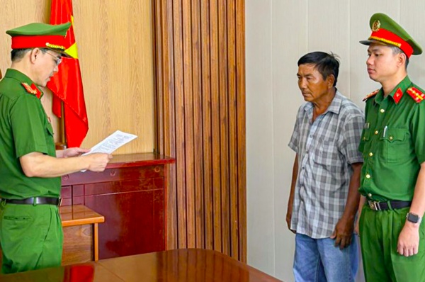Khởi tố giám đốc doanh nghiệp chôn lấp trái phép hơn 130 tấn chất thải
