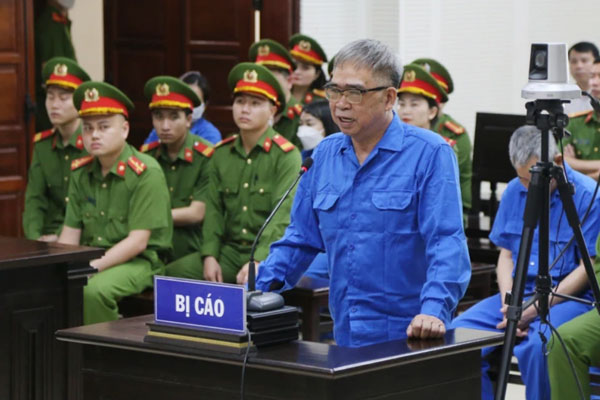 Ông Đỗ Hữu Ca nói vì luỵ tình mà phạm tội, xin giảm nhẹ cho 'em trai'