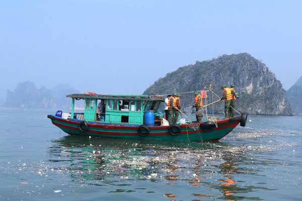 Xử lý rác thải vịnh Hạ Long: Đề nghị tỉnh và UNESCO lên phương án hỗ trợ