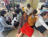 4 giờ sáng đi xếp hàng nộp hồ sơ nhà đất